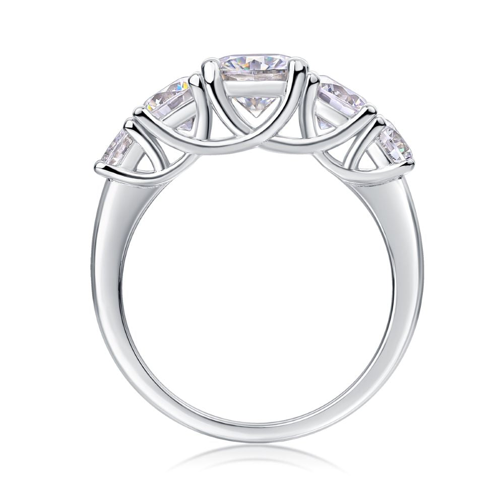 R12949 Exquisite Solitaire Moissanite Ring – Modern Classic Design with Sparkling Gemstone