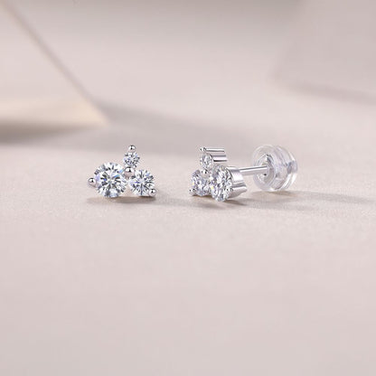 E13172 Chic Moissanite Stud Earrings – Asymmetrical Sparkle with Timeless Elegance